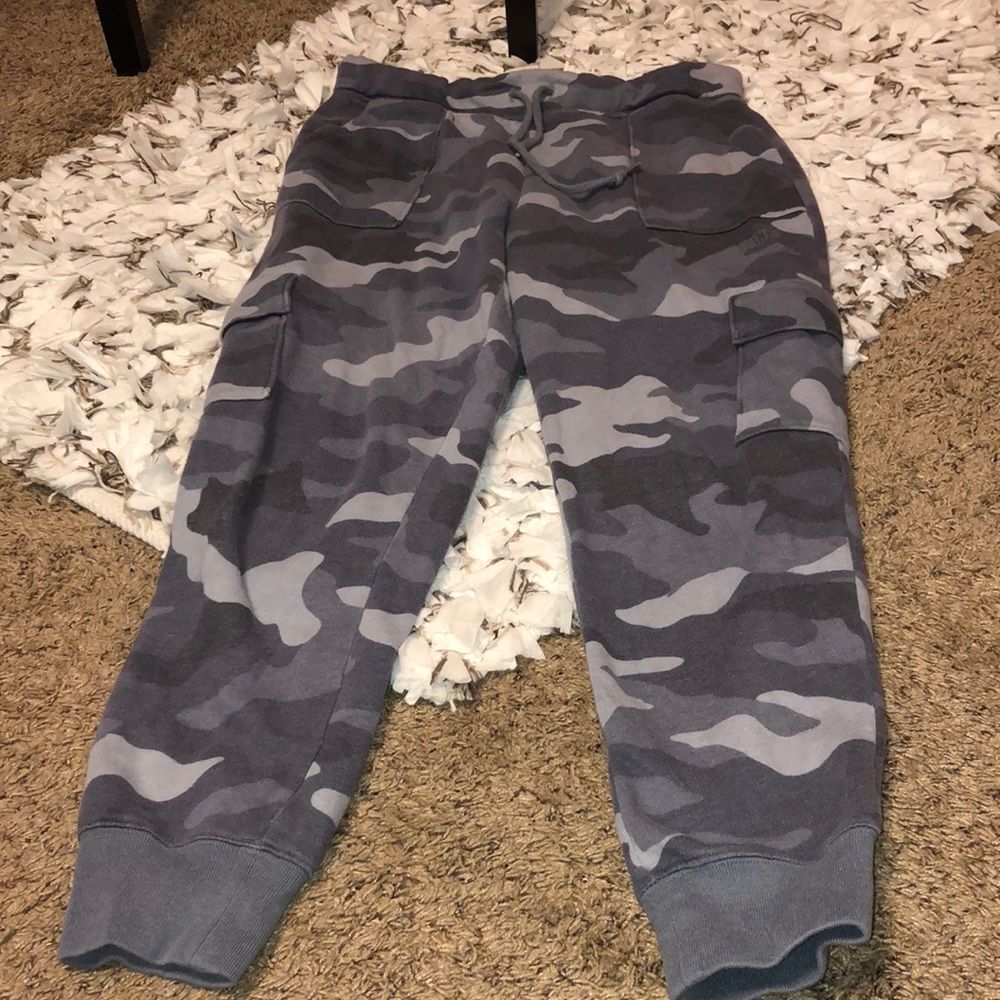 Army sweatpants with pockets
